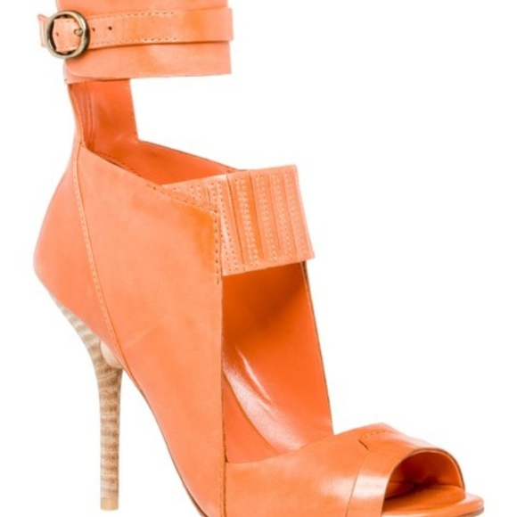 Maxstudio Orange Leather Sandals 🍊 - Picture 5 of 5